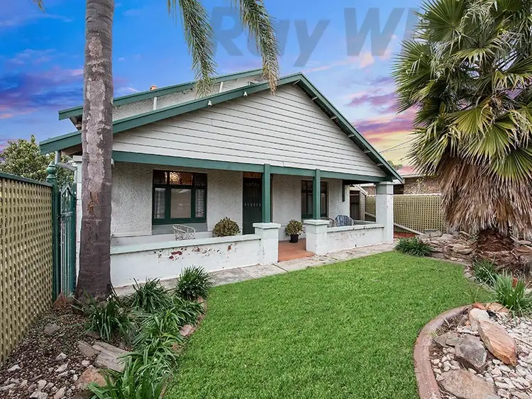 15 Hallville Street, Seaton SA 5023