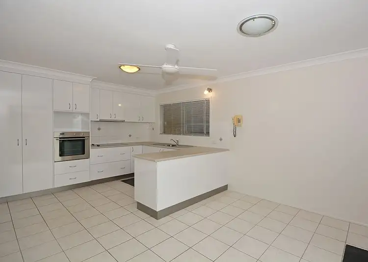 35 Hansen Street, Urangan QLD 4655