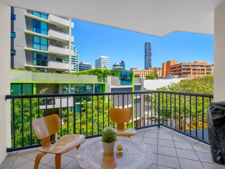 Main view of Homely apartment listing, 4/474 Upper Edward Street, Spring Hill QLD 4000