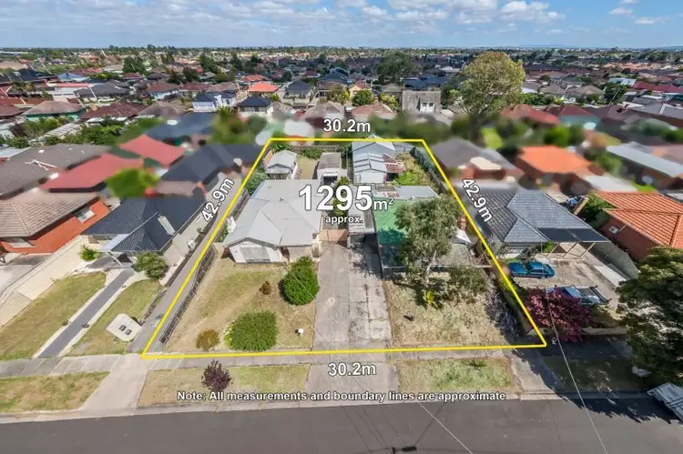 Main view of Homely townhouse listing, 7 Pine Street, Thomastown VIC 3074
