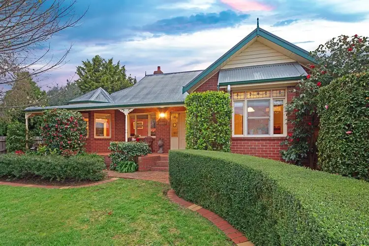 4 Lucern Close, Romsey VIC 3434