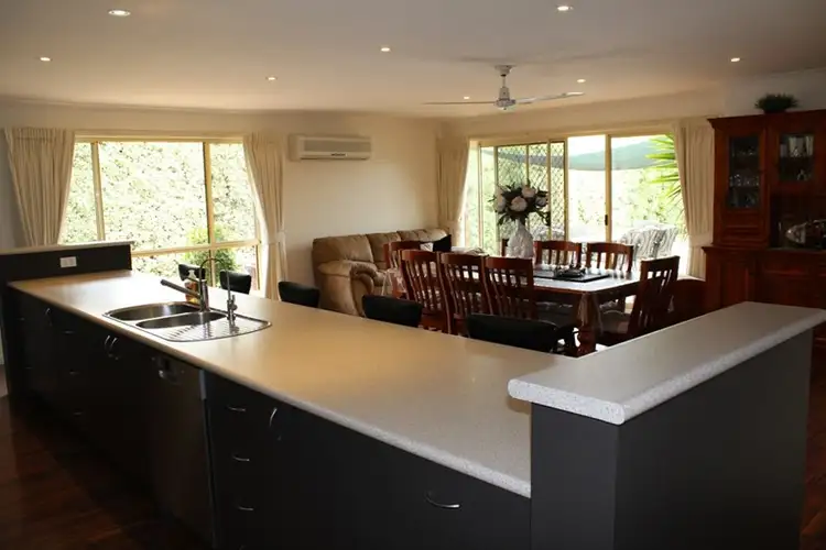 Fifth view of Homely house listing, 10 Kent Manor, Hamilton VIC 3300