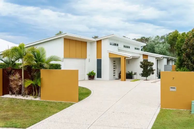 7 Sovereign Circuit, Pelican Waters QLD 4551