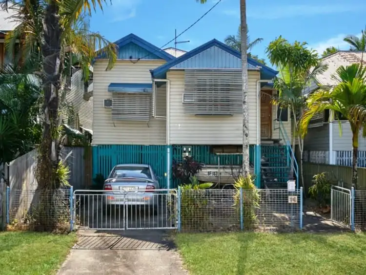 82 Cairns Street, Cairns North QLD 4870