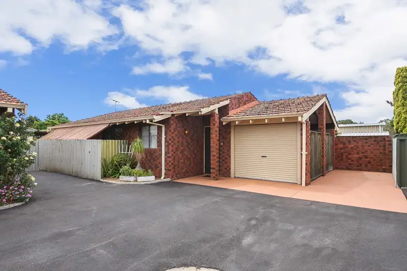Main view of Homely house listing, 4/26 Charlbury Way, Eden Hill WA 6054