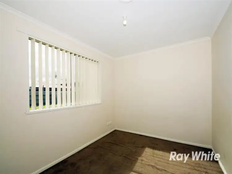 Seventh view of Homely house listing, 10 Kismet Close, Cranbourne West VIC 3977