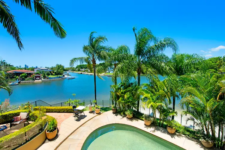 17 River Crescent, Broadbeach Waters QLD 4218