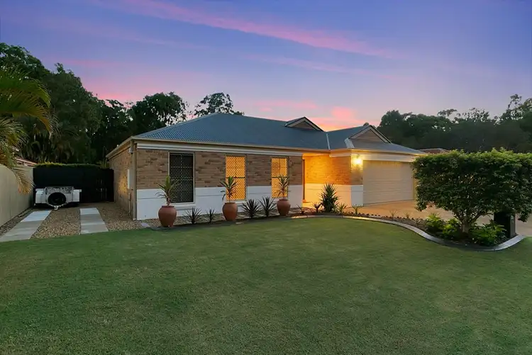 16 Darcelle Place, Ormiston QLD 4160