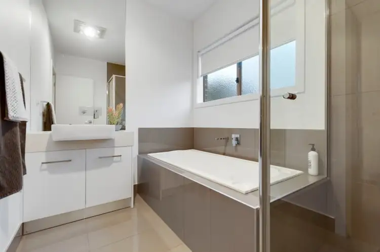 Sixth view of Homely unit listing, 2/123 Franciscan Avenue, Frankston VIC 3199