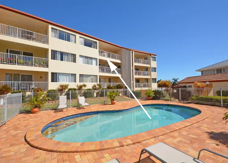 11/13-15 Pulgul Street, Urangan QLD 4655