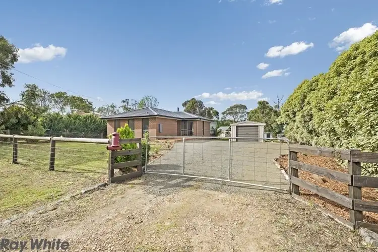 63 Metcalfe Drive, Romsey VIC 3434