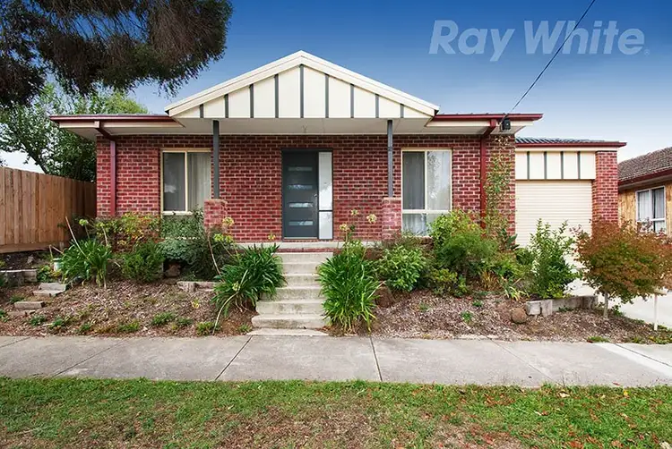 18 AINTREE Street, Mooroolbark VIC 3138