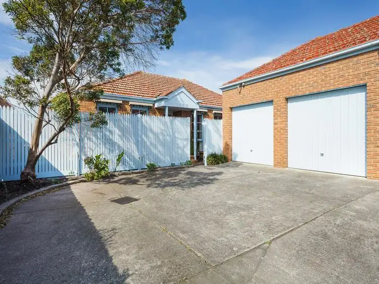 Main view of Homely unit listing, 2/8 Dactyl Road, Moorabbin VIC 3189