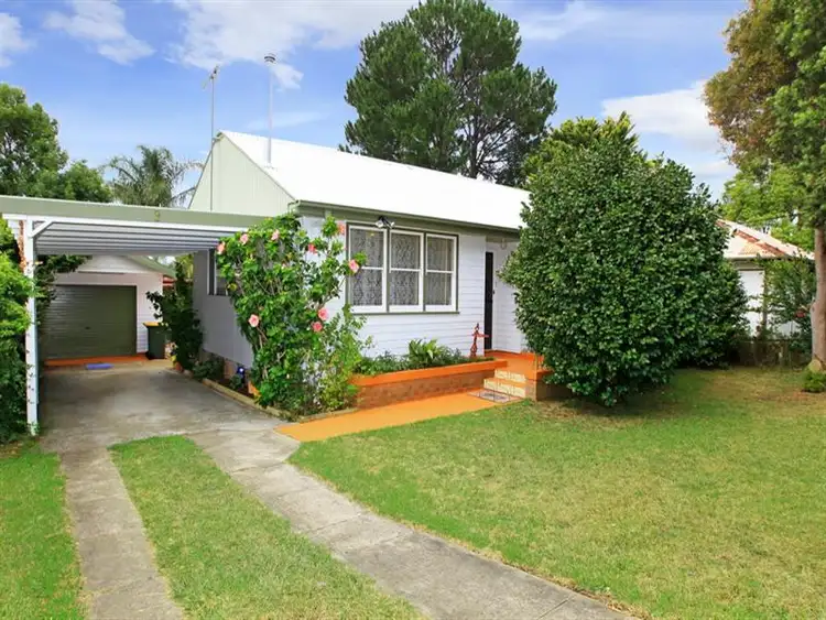 9 Knapp Avenue, Nowra NSW 2541
