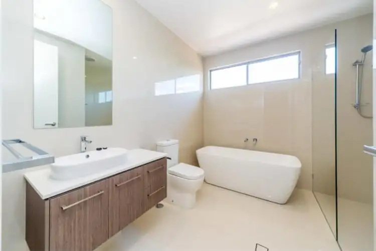 Fifth view of Homely other listing, 1/15 Eider Avenue, Paradise Point QLD 4216