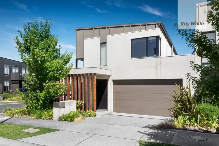 1 Burn Nar Look Drive, Burwood VIC 3125