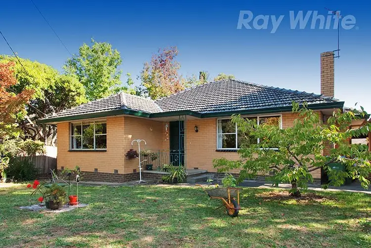 4 GORDON Street, Croydon VIC 3136