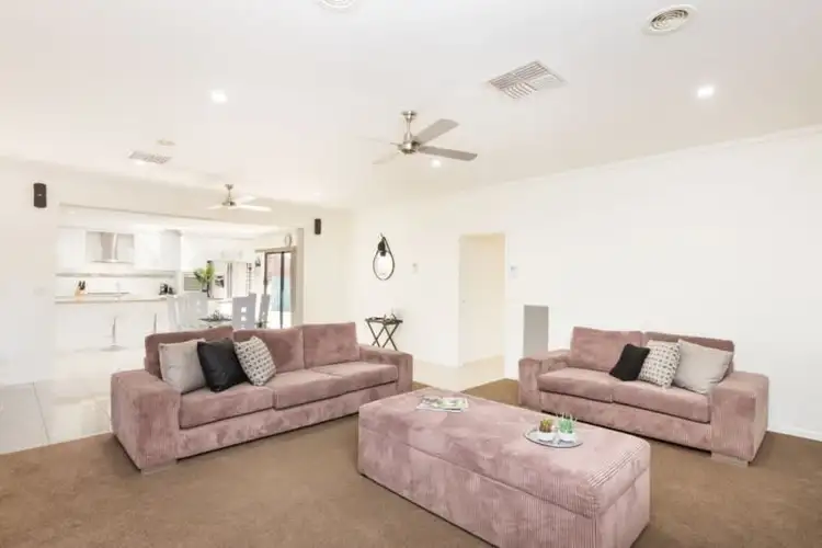 Seventh view of Homely house listing, 2 James Court, Mildura VIC 3500