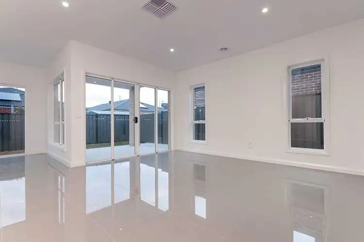 Fourth view of Homely house listing, 25 Viewmont Avenue, Craigieburn VIC 3064