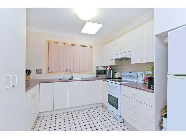 Second view of Homely house listing, 10 Tulip Street, Wynnum QLD 4178