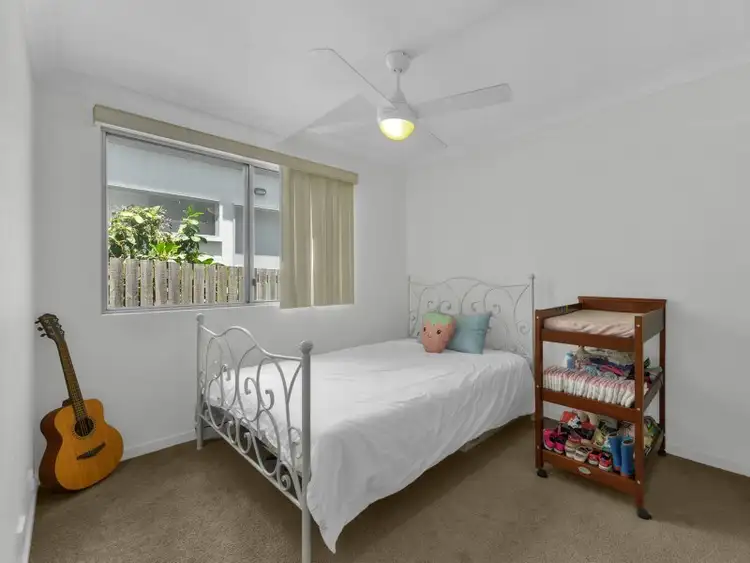Fifth view of Homely unit listing, 2/15 Rolle Street, Holland Park West QLD 4121