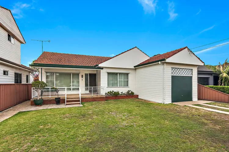 8 Oakleigh Avenue, Banksia NSW 2216