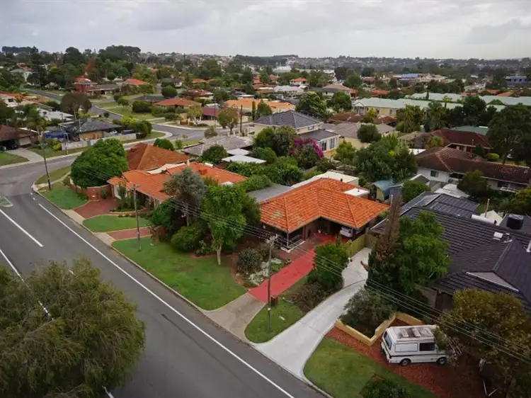 Second view of Homely house listing, 3 Barclay Road, Kardinya WA 6163