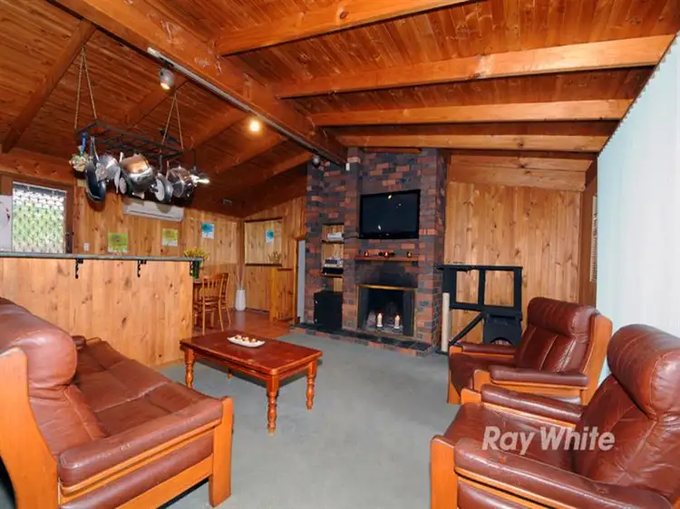 6 Fifth Avenue, Rowville VIC 3178