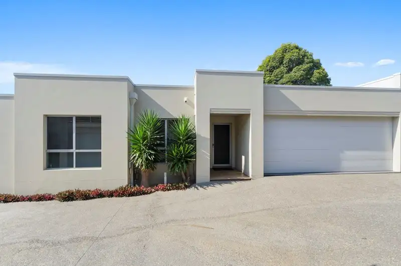Main view of Homely villa listing, 4/24-26 Campbell Street, Woonona NSW 2517