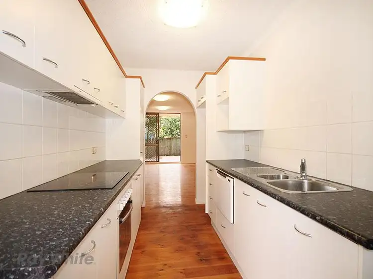 4/15 Waverley Road, Taringa QLD 4068