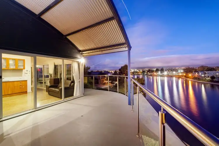 26 Frome Crescent, Mawson Lakes SA 5095