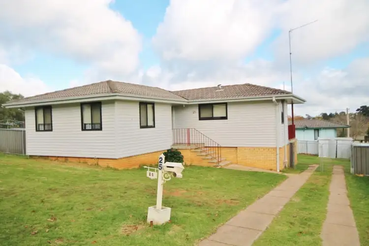 25 Taylor Road, Young NSW 2594