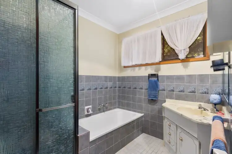 Sixth view of Homely house listing, 7 Gladiolus Court, Hollywell QLD 4216