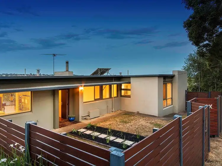 6 Melrose Avenue, Highton VIC 3216