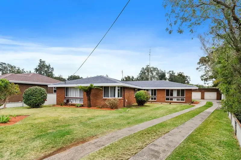 Main view of Homely house listing, 4 Oaks Avenue, Kanahooka NSW 2530