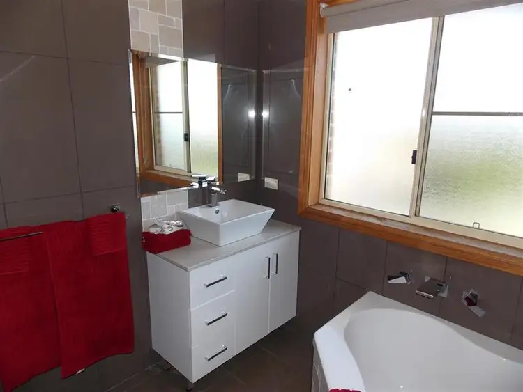 Fourth view of Homely house listing, 9 Glengowrie Close, Parkes NSW 2870