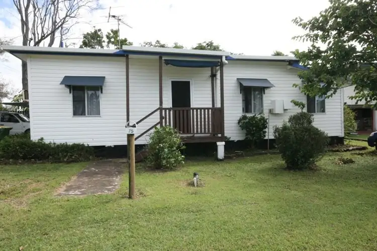 75 Beach Road, Sarina QLD 4737