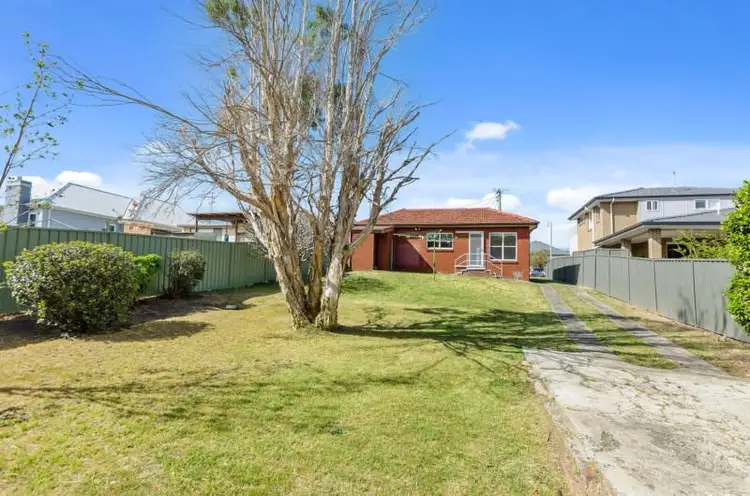 24 Hopetoun Street, Woonona NSW 2517