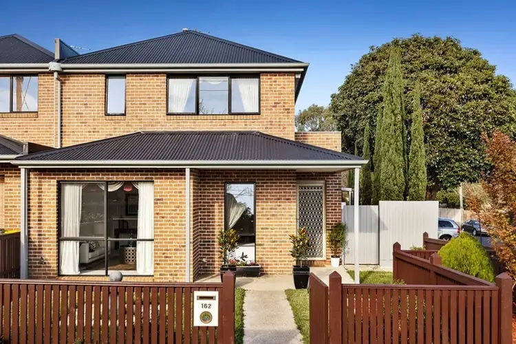 2/162 Kangaroo Road, Hughesdale VIC 3166