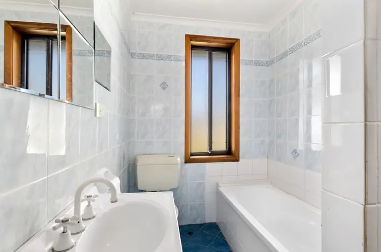 Fifth view of Homely house listing, 27 Eleebana Crescent, Koonawarra NSW 2530