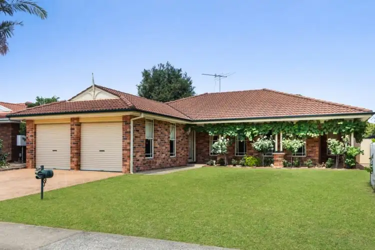 2A Labuan Road, Wattle Grove NSW 2173