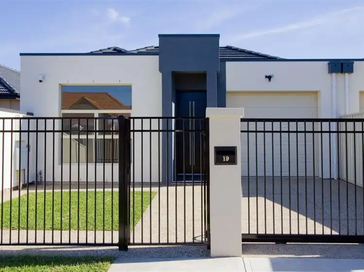 19 Honeyton Street, Seaton SA 5023