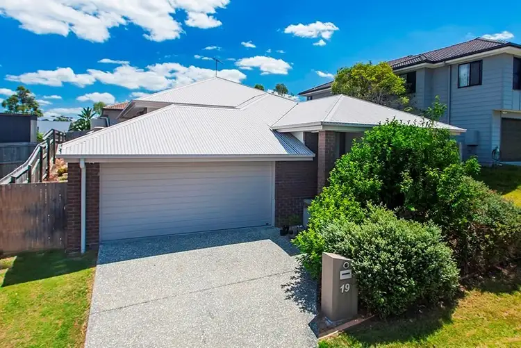 19 Violet Avenue, Springfield Lakes QLD 4300