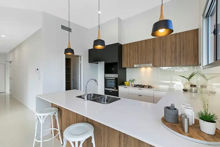 Second view of Homely apartment listing, 18/22 Bay Terrace, Wynnum QLD 4178