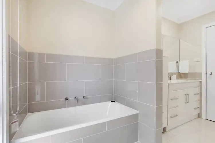 Sixth view of Homely house listing, 13 Isabella Crescent, Frankston VIC 3199