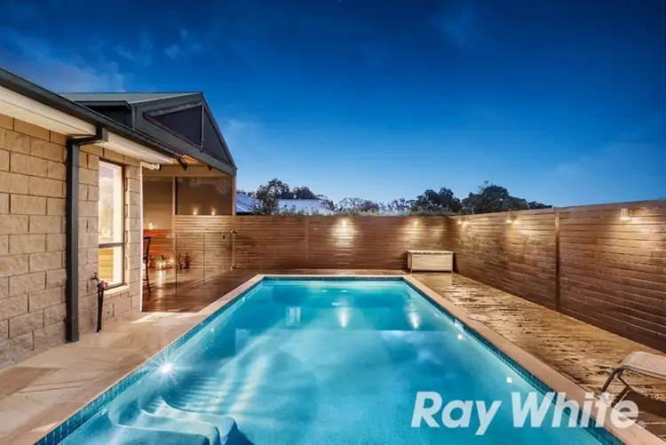 10 Baigent Avenue, Doreen VIC 3754