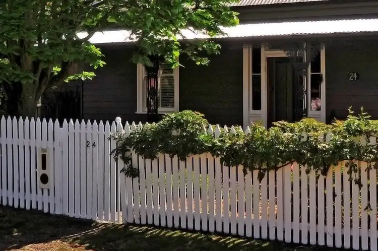 24 Edward Lane, Mittagong NSW 2575