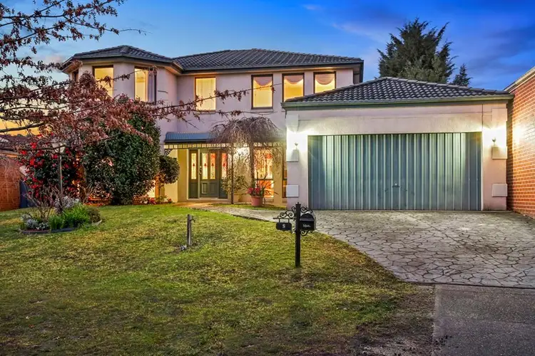 7 Ambleside Close, Mooroolbark VIC 3138