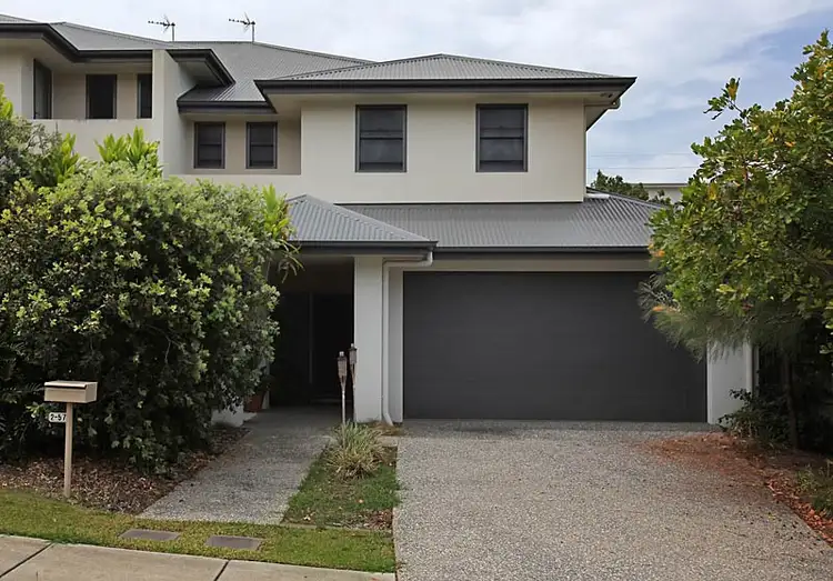 2/57 Falconer Street, Southport QLD 4215