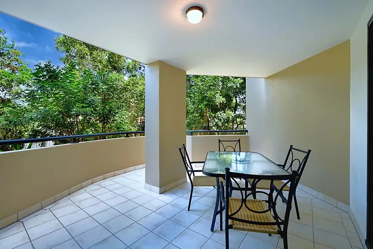 106/392 Marine Parade, Labrador QLD 4215